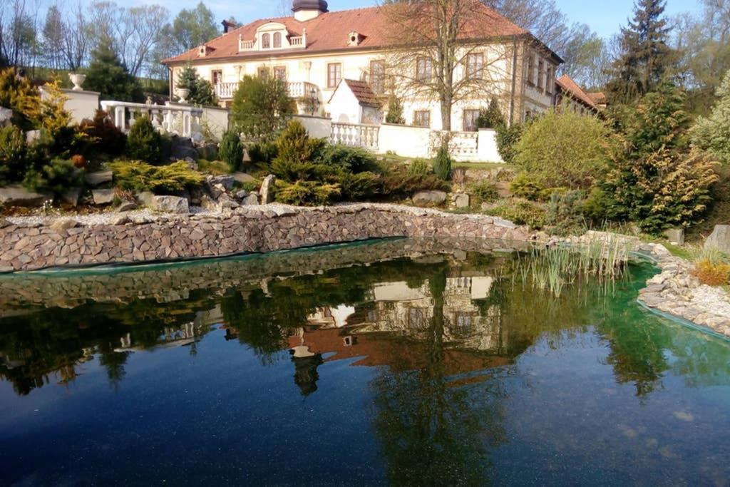 Zamecek Zdiky - Moderni Maly Apartman Bujanov Экстерьер фото