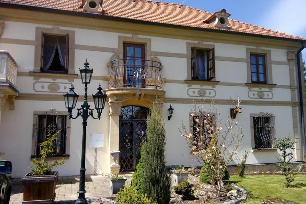 Zamecek Zdiky - Moderni Maly Apartman Bujanov Экстерьер фото