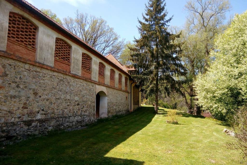Zamecek Zdiky - Moderni Maly Apartman Bujanov Экстерьер фото