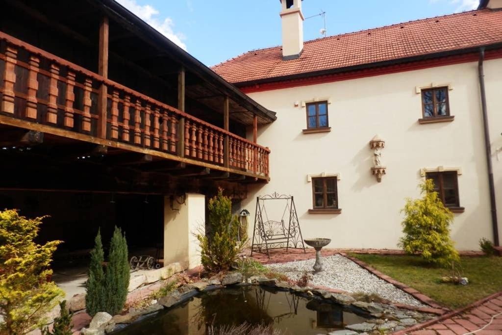 Zamecek Zdiky - Moderni Maly Apartman Bujanov Экстерьер фото